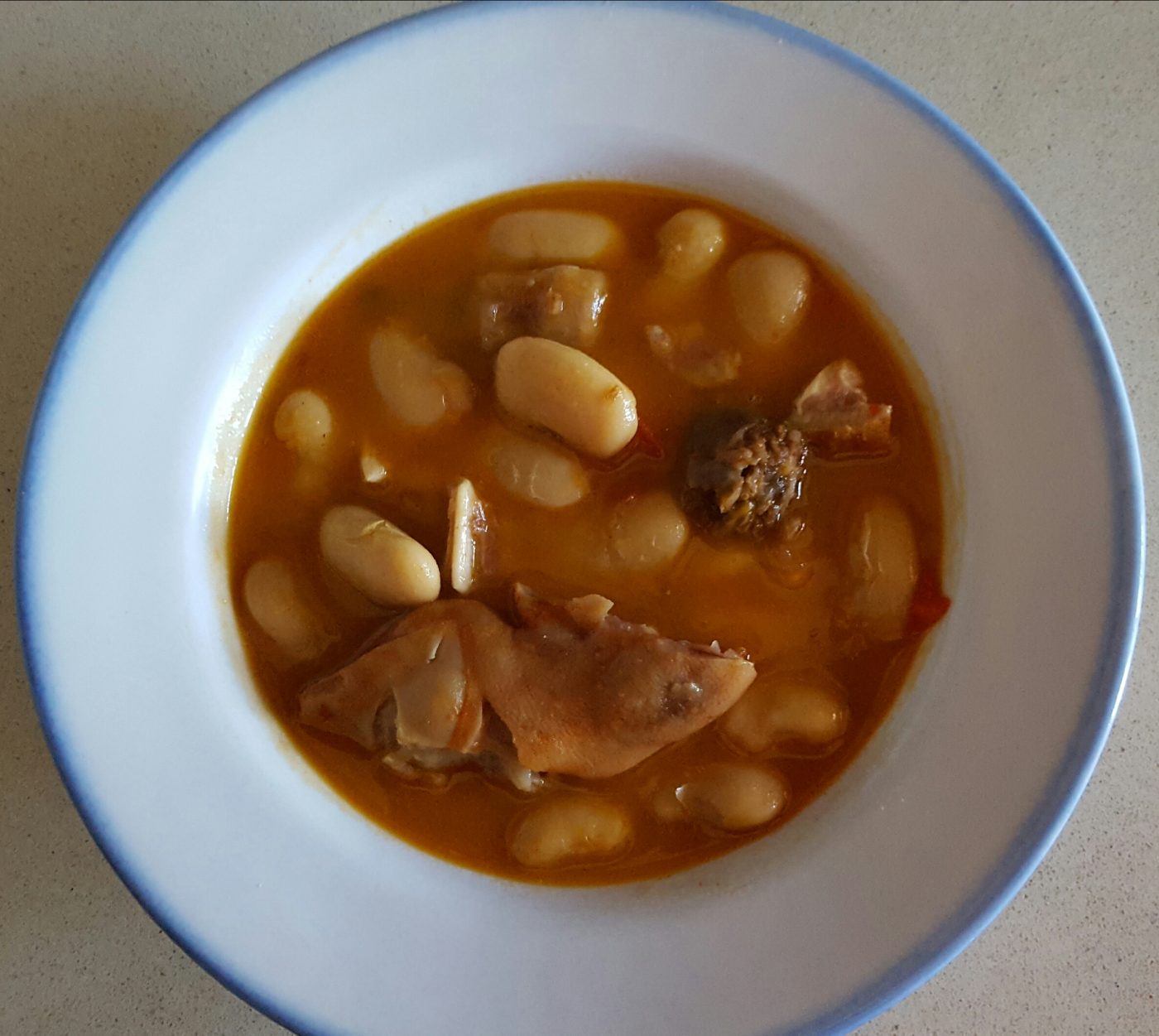 Plato de judías de El Barco de Ávila guisadas